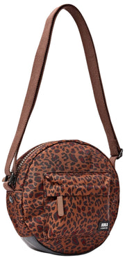 Roka Paddington Bolso Bandolera Pequeño De Lona Reciclada - Mini Leopard Brown