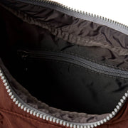 Bolso pequeño Roka Belsize Taslon reciclado - Marrón chocolate