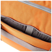 Bolso de viaje Roka Gatwick mediano de lona reciclada - Naranja Atómica