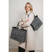 elie-beaumont-large-tote-bag---black-chevron-35930787