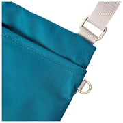 Bolso bandolera Roka Chelsea B mediano de nailon reciclado - Azul Mar del Norte