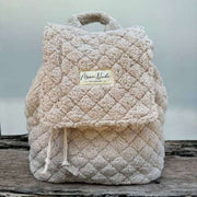 Mochila con solapa de peluche Moon Nude - Marrón/Crema