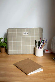 Maletín para portátil Hindbag Ava Medium de 15 pulgadas - Verde salvia/Cuadros blancos