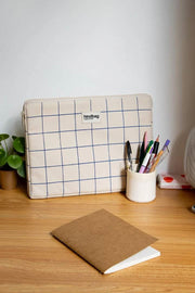 Maletín para portátil Hindbag Ava Medium de 15 pulgadas - Blanco roto/Cuadros azules