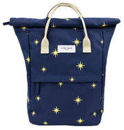 Mochila mediana bordada de Kind Bag London Hackney - Stars Navy