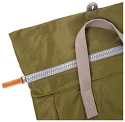 Mochila mediana Roka Canfield B de nailon reciclado - Verde cebollino