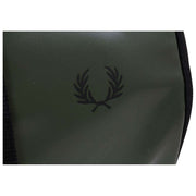 Bolso Fred Perry Classic Barrel - Corona De Laurel Verde/Negro