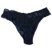 Paquete de 3 tangas de talle bajo con encaje exclusivo de Hanky Panky - Rosa ruborizada/Azul marino/Azul celeste