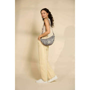 Hindbag Andrea Half Moon Bag - Leopardo Blanco Roto