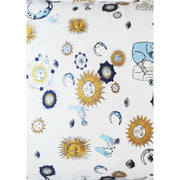 Jessica Russell Flint Kiss the Sky Funda de almohada de seda - Blanco/Amarillo/Azul