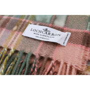 Manta de lana de cordero Locharron of Scotland Borders Dundee - rosa rosa/verde
