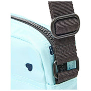 Bolso bandolera de lona reciclada Roka Bond - Azul/Corazones azules