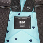Mochila Roka Canfield B pequeña de lona reciclada - Azul/Azul Corazones