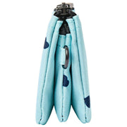 Roka Carnaby Cartera pequeña de lona reciclada - Azul/Corazones azules