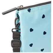 Bolso bandolera Roka Carnaby XL de lona reciclada - Azul/Corazones azules