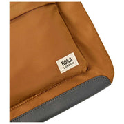 Bolso bandolera Roka Kennington B mediano de nailon reciclado - Marrón galleta