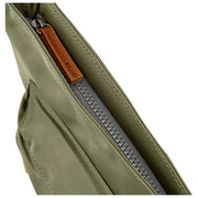 Bolso bandolera Roka Kennington B mediano de nailon reciclado - Verde cebollino