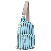 Roka Willesden B Bolso bandolera grande de lona reciclada - Rayas azules